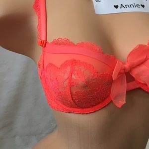 Victoria's Secret Intimates & Sleepwear - VS 34C Designer Collections Unlined Bra Victoria's Secret Intimates & Sleepwear - VS 34C Designer Collections Unlined Bra
